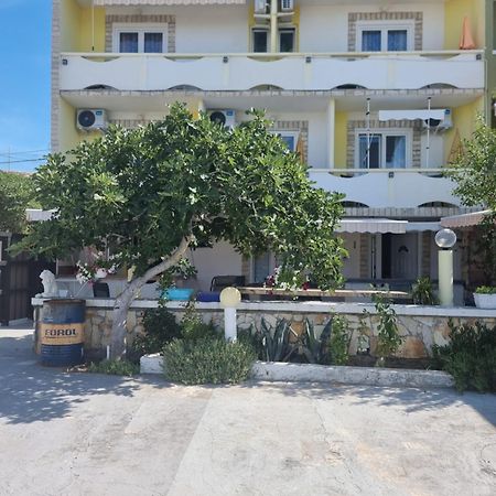Apartmani Alen Dinjiška Exteriér fotografie