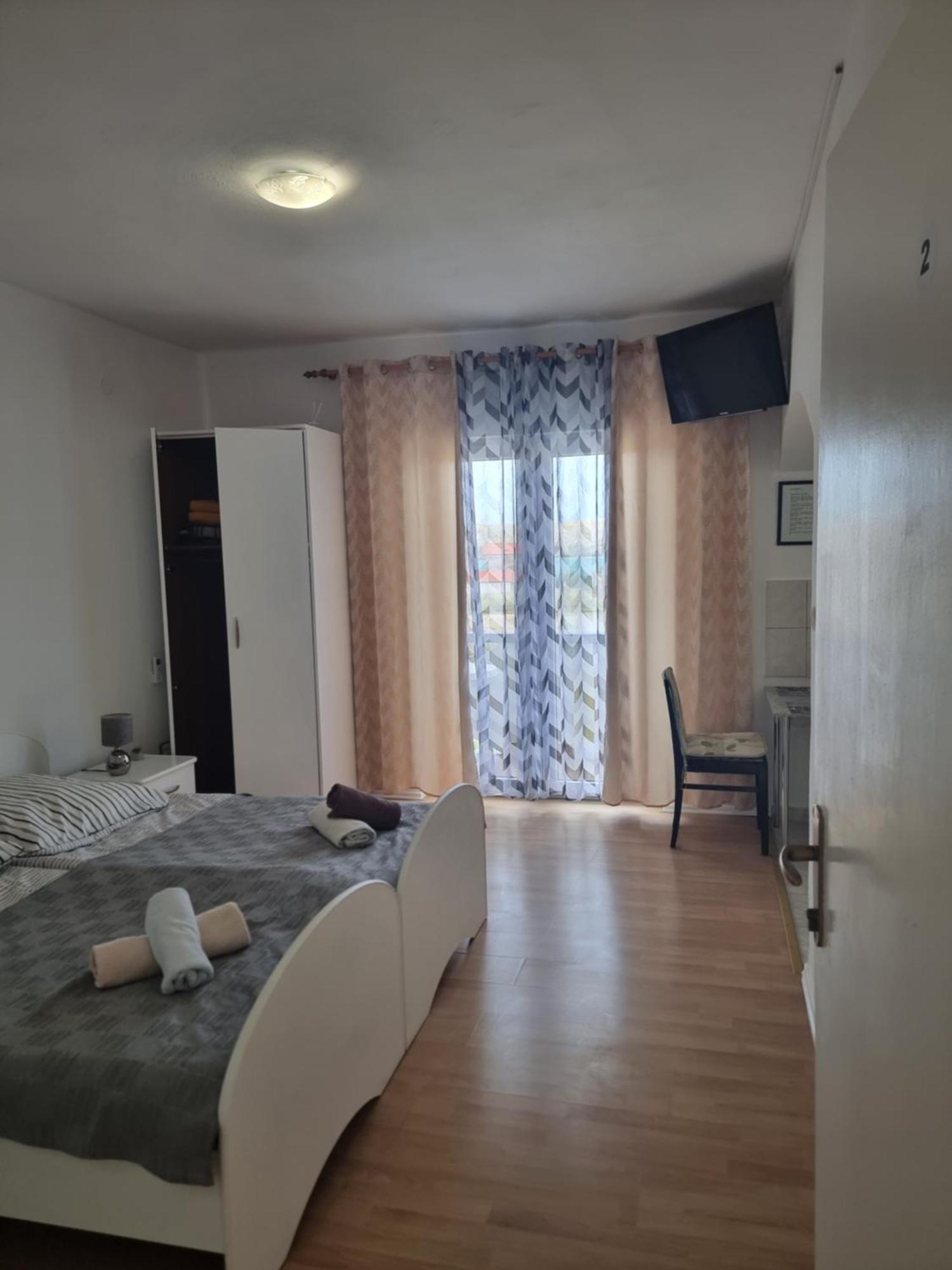 Apartmani Alen Dinjiška Exteriér fotografie